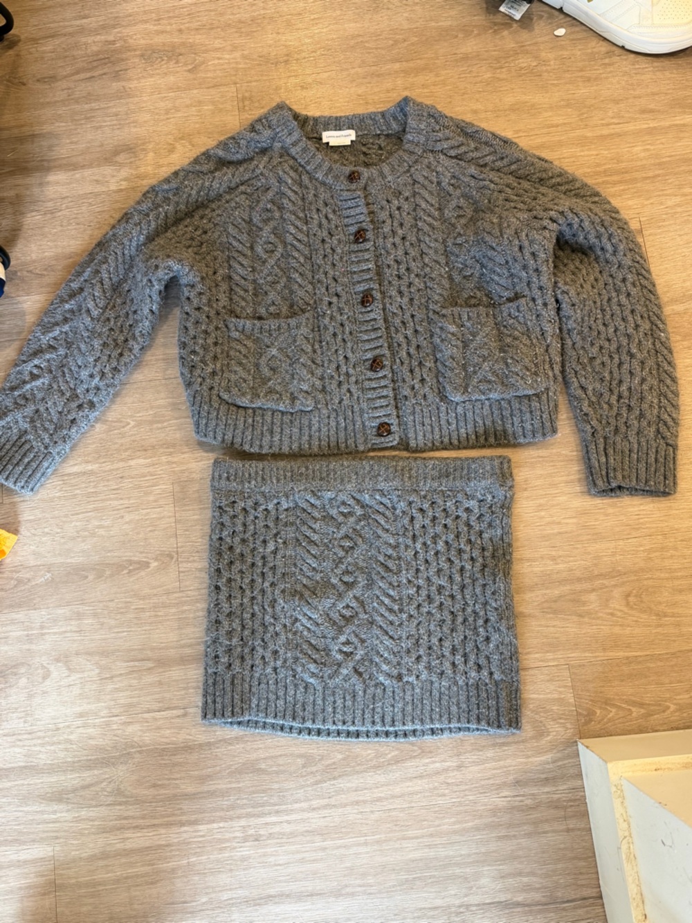 Women’s Gray Cable Knit Button-Front Sweater Cardigan